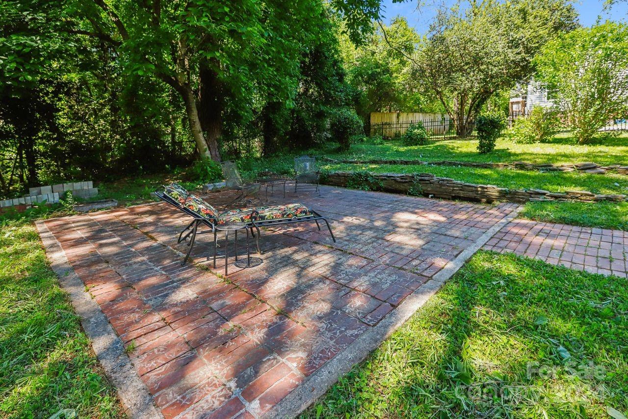 Seventeen Acres - Residential