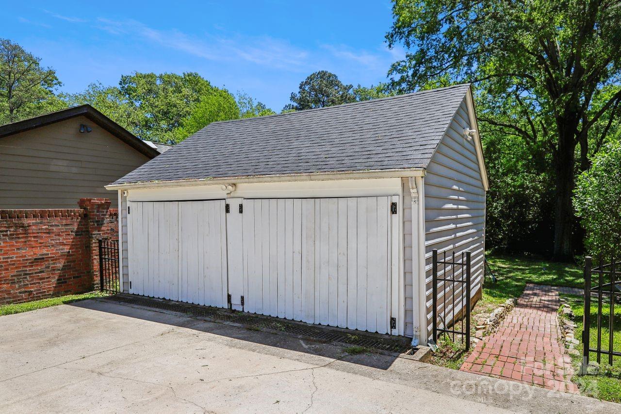 Seventeen Acres - Residential