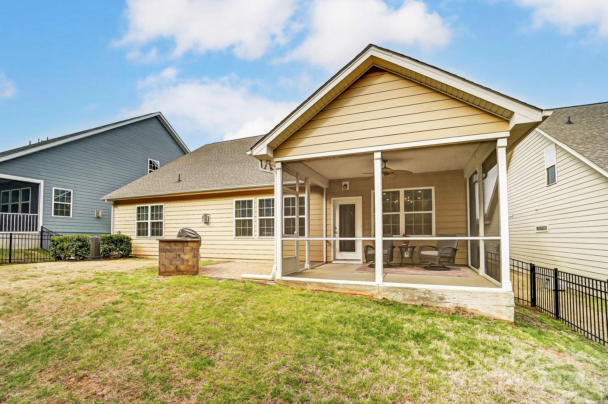 Summerhouse at Paddlers Cove - Residential