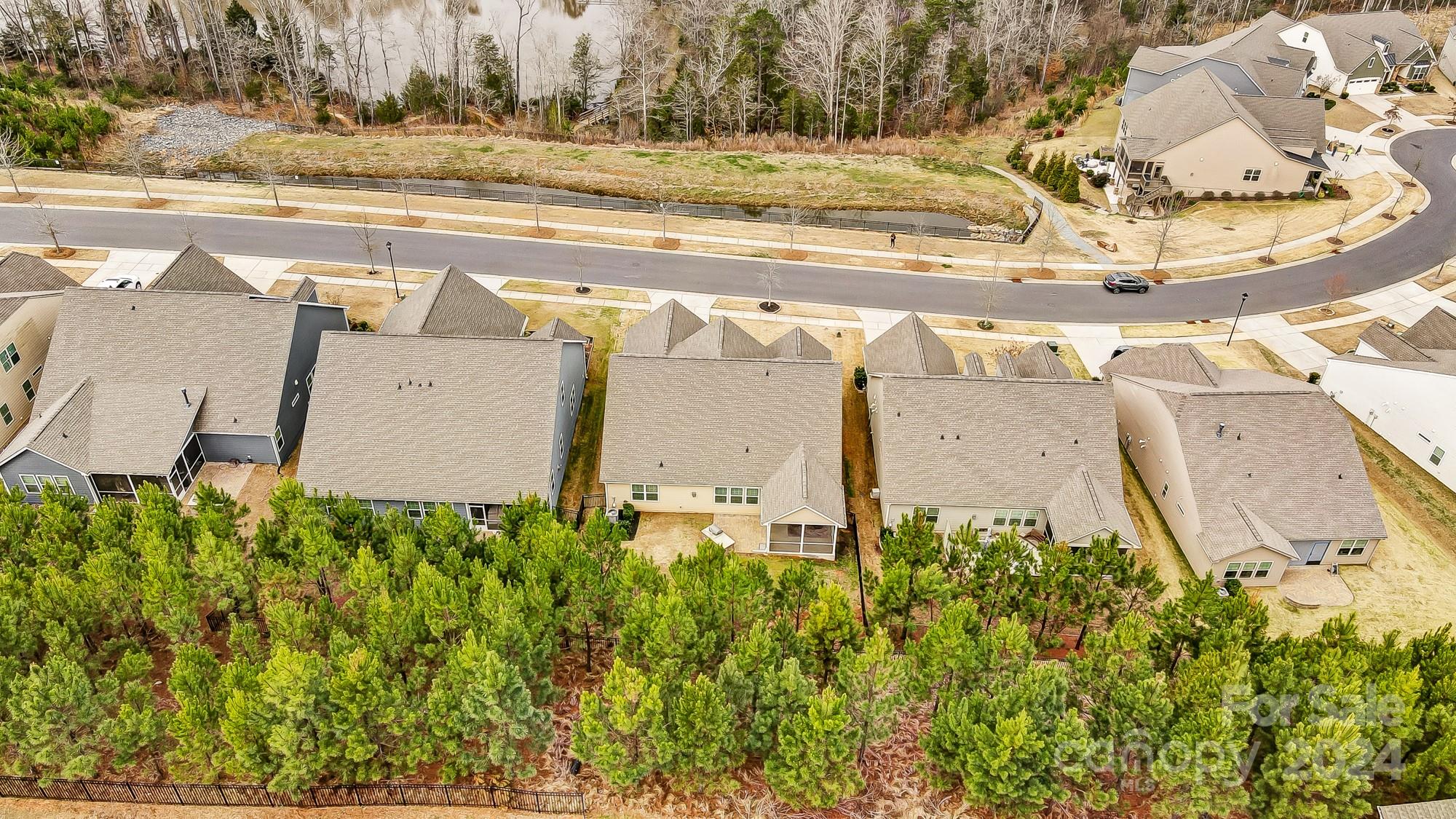 Summerhouse at Paddlers Cove - Residential