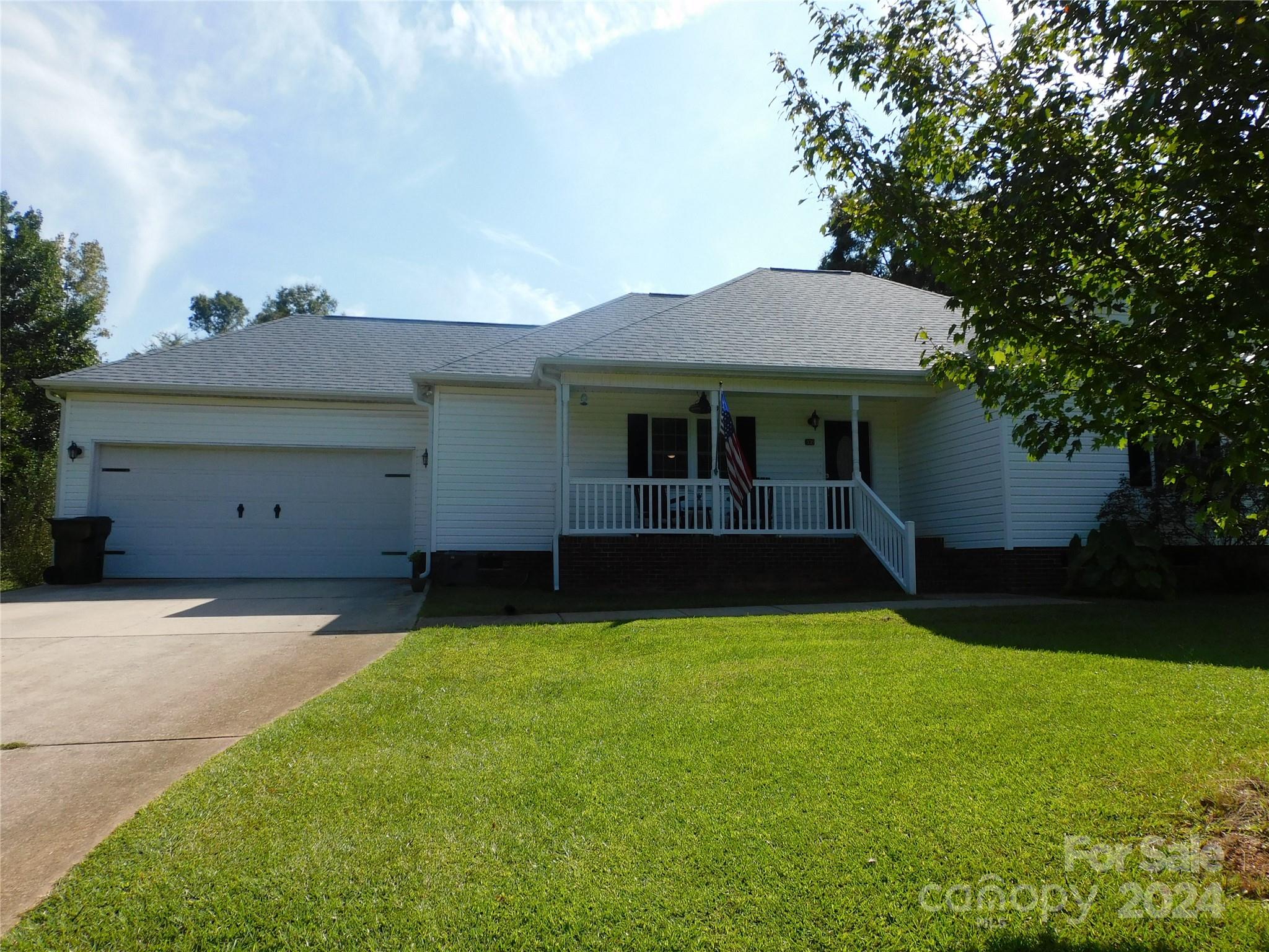 What are you waiting for???  Cozy and Comfortable!  Rocated of South Shiloh Road between York & Rock Hill.
#bedroomms, two baths with eat in kitchen and mudroom to garage.  New roof with exhaust fan.  Encapsulated crawl space.  New lighting fixtures.  Many upgrades and updates!  Partial fenced with privacy fence,  Above ground pool and out building are negotiable.