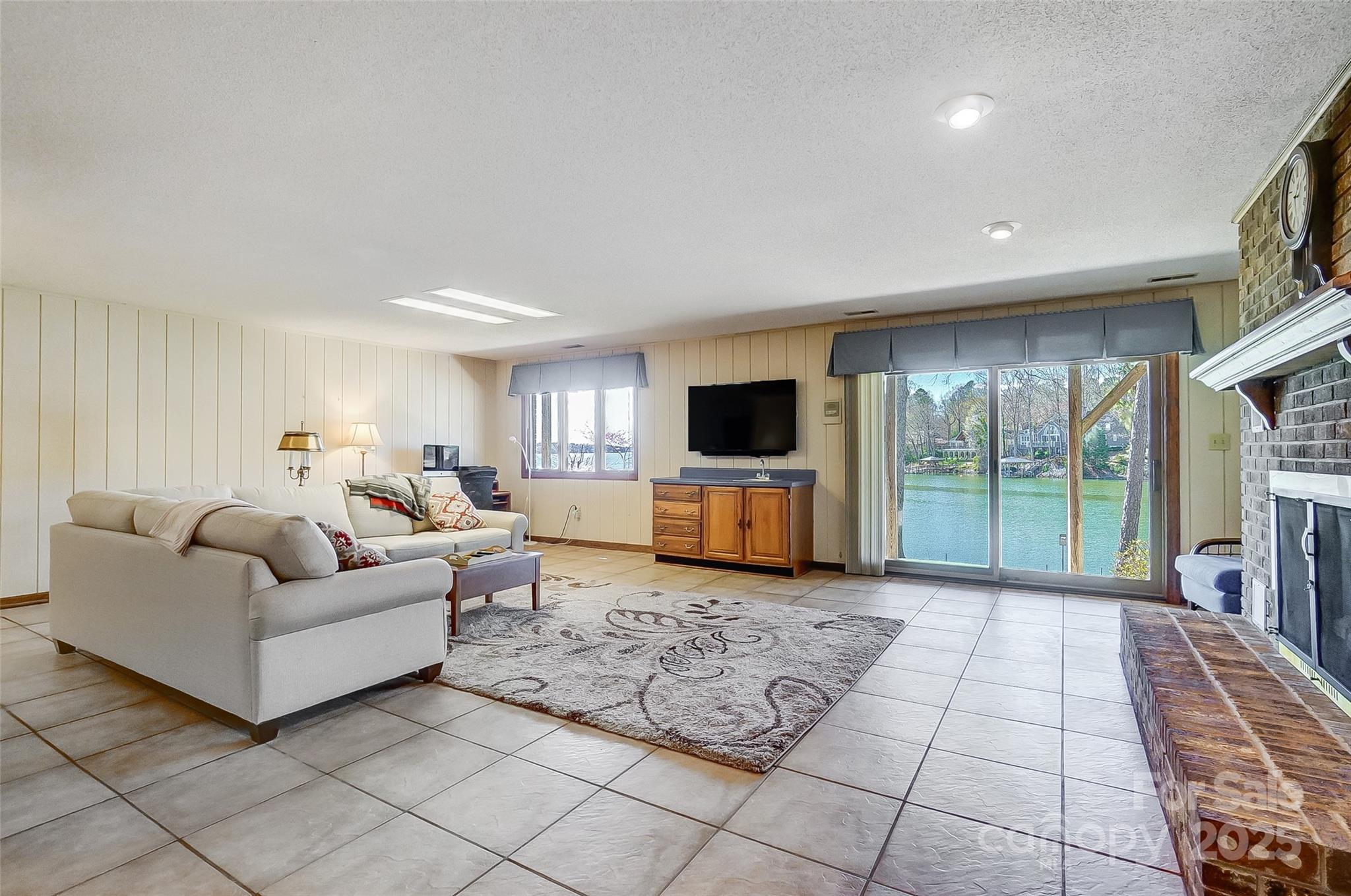 River Hills - Residential
