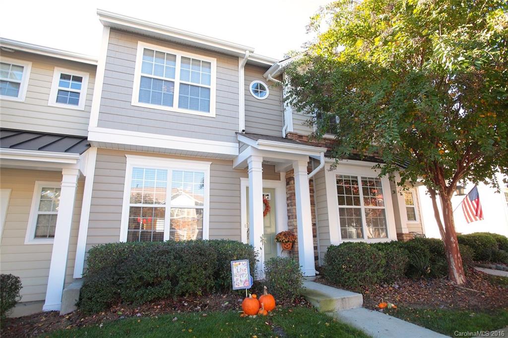 Oh-la-la!! Meticulously kept and deliciously designed. Come home to this perfect location in Fort Mill…walking distance to shopping & dining, minutes from I-77 and Charlotte.  Award-winning Fort Mill Schools, low taxes, and a price point that is hard to come by! Move-in ready?  You betcha!  Don’t overlook the community pool, club house, sidewalks, and beautiful landscaping.  This one has it all!