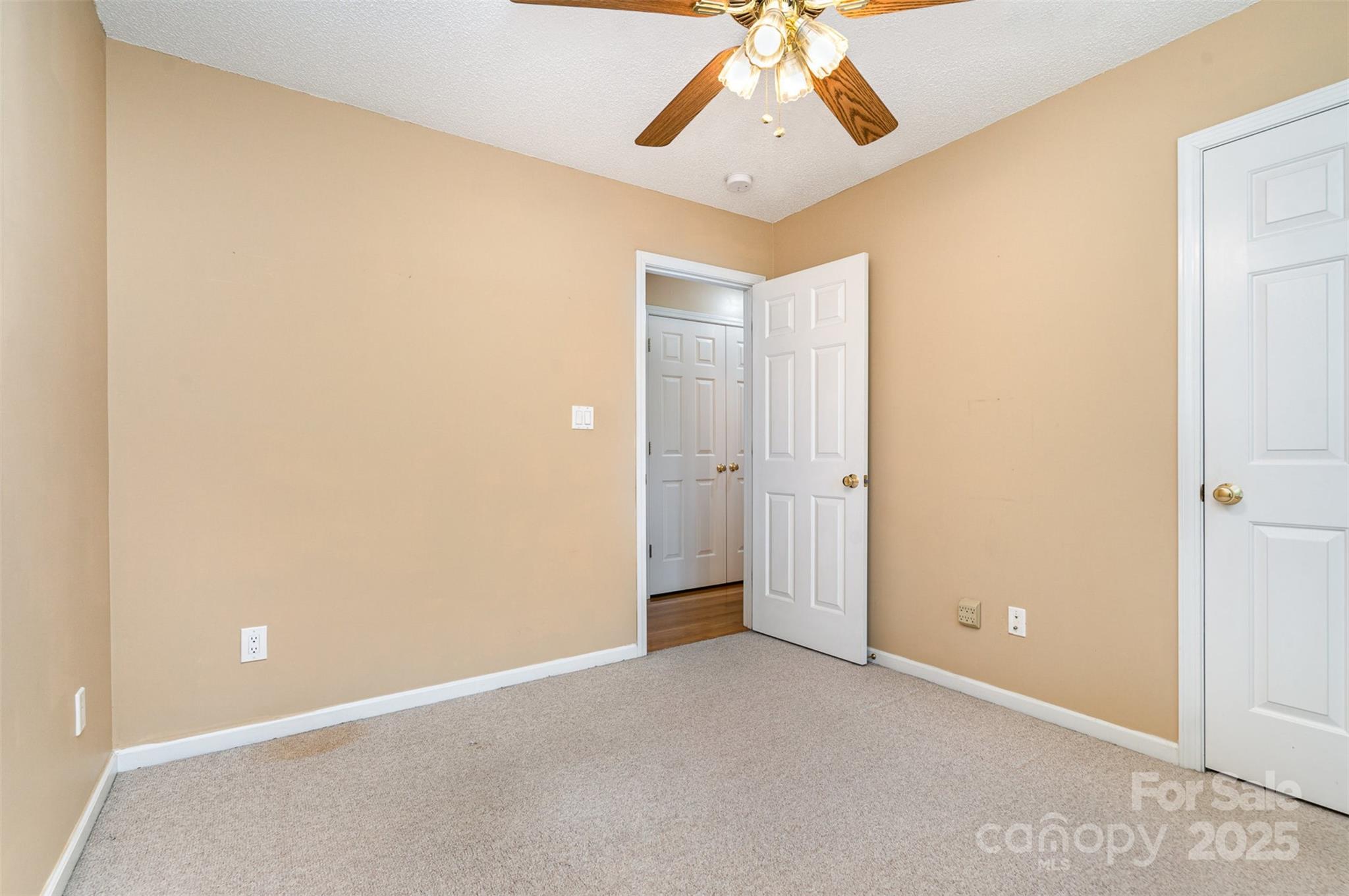Laurel Woods - Residential