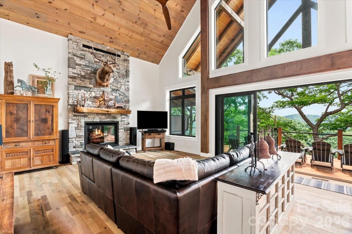 Smoky Mountain Retreat At Eagles Nest - Residential