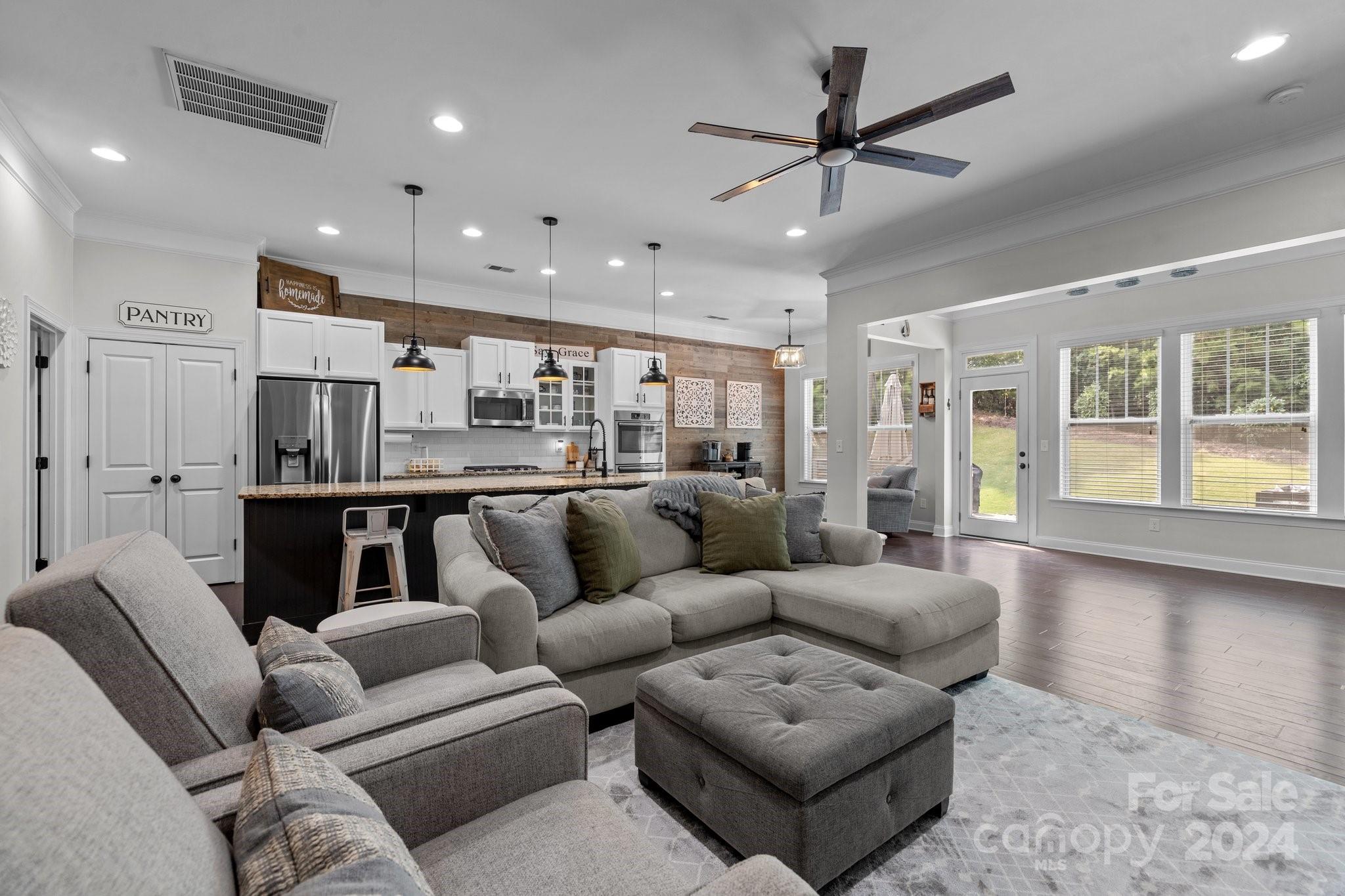 Lake Ridge - Residential