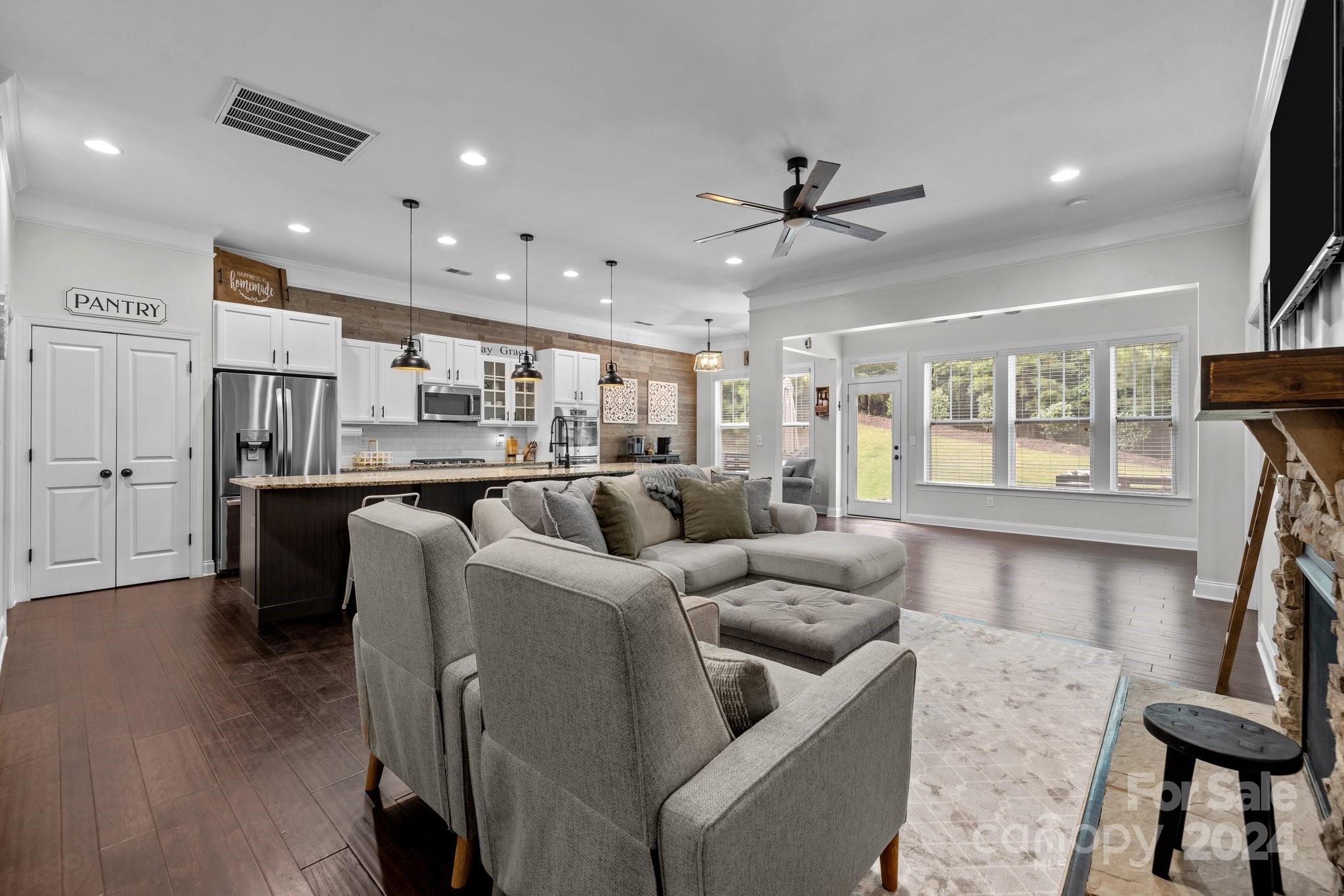 Lake Ridge - Residential