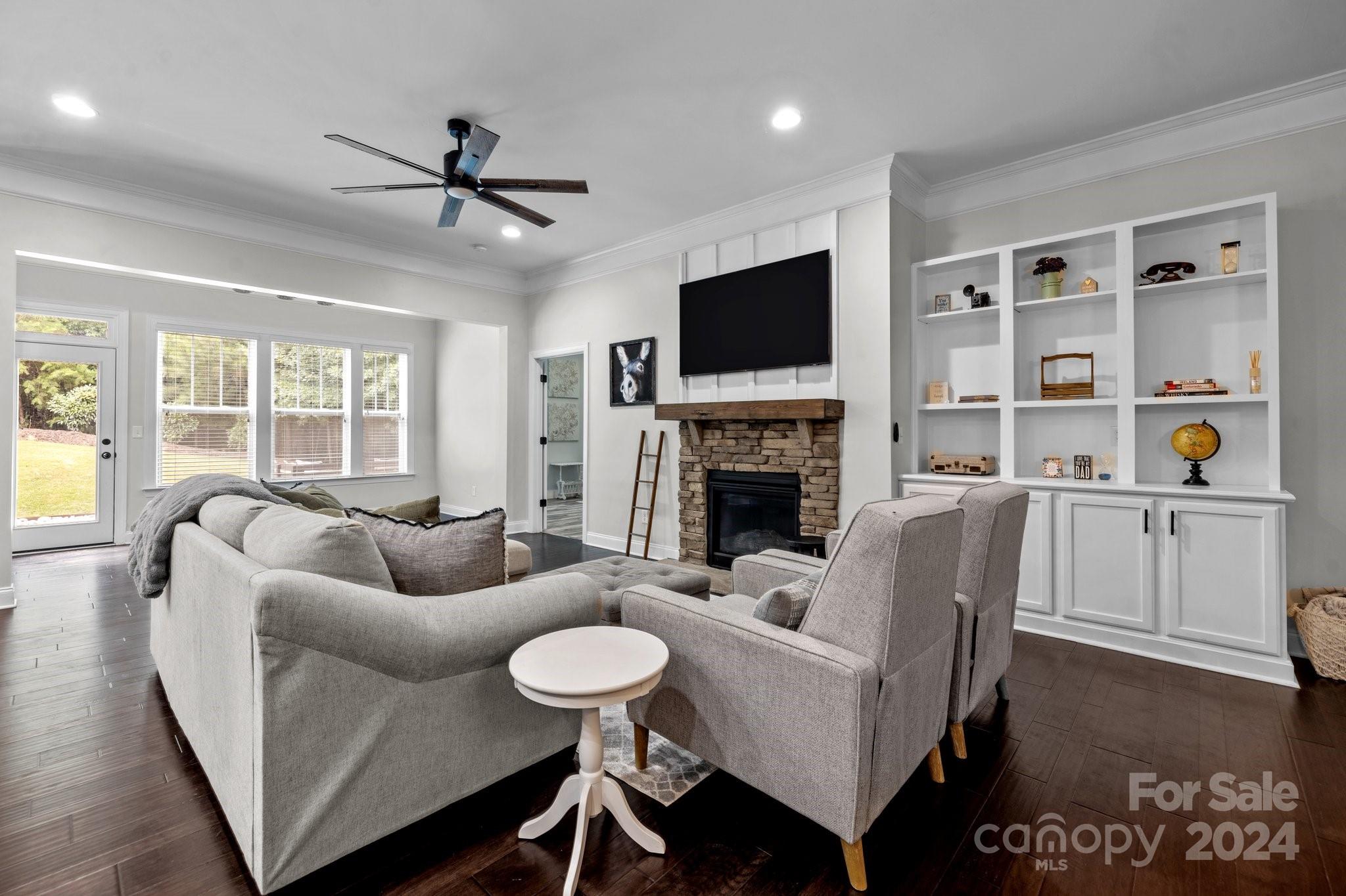 Lake Ridge - Residential
