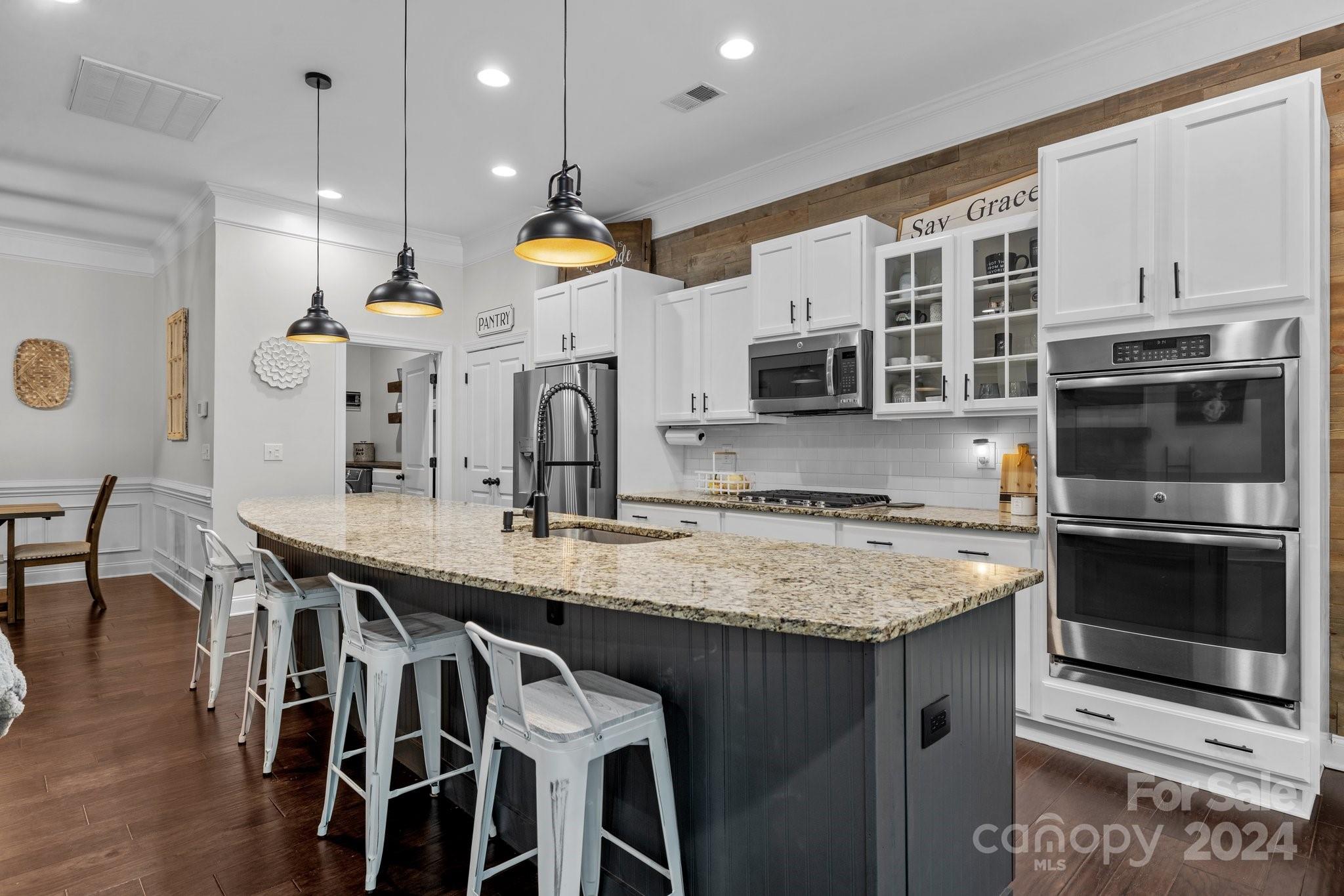 Lake Ridge - Residential