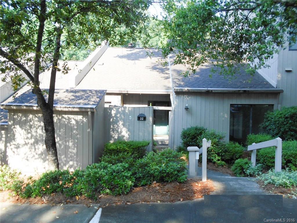 Back on the market !   Lakeside community with gated entrance offers country club with golf course, pool, walking trails, tennis, waterfront park and marina. The living room and master bedroom have vaulted ceilings. Sitting room or sunroom opens onto expanded back patio which overlooks a lovely green space area and walking trail. Lots of counter space and cabinets in the kitchen. Outside storage closet.