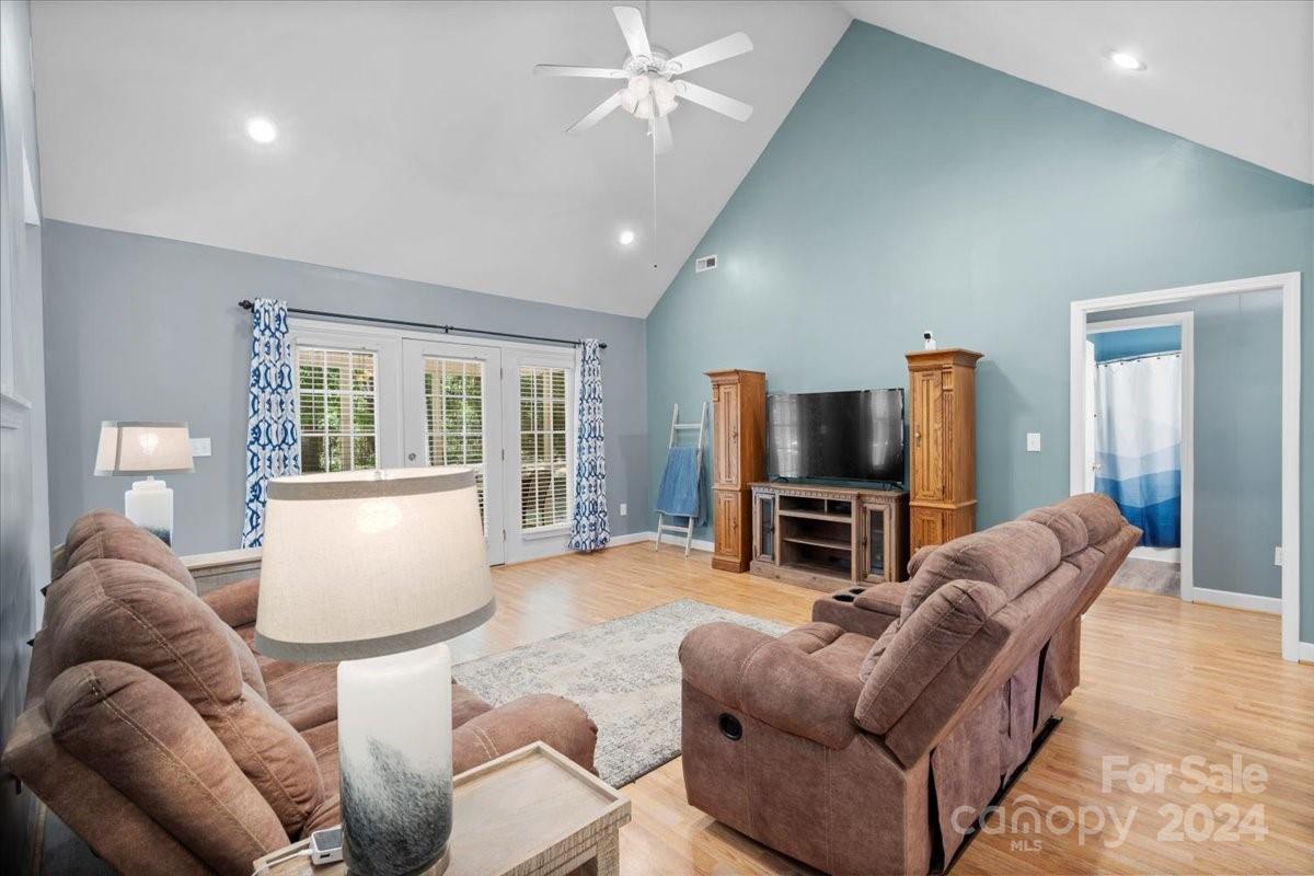 Lincoln Estates - Residential
