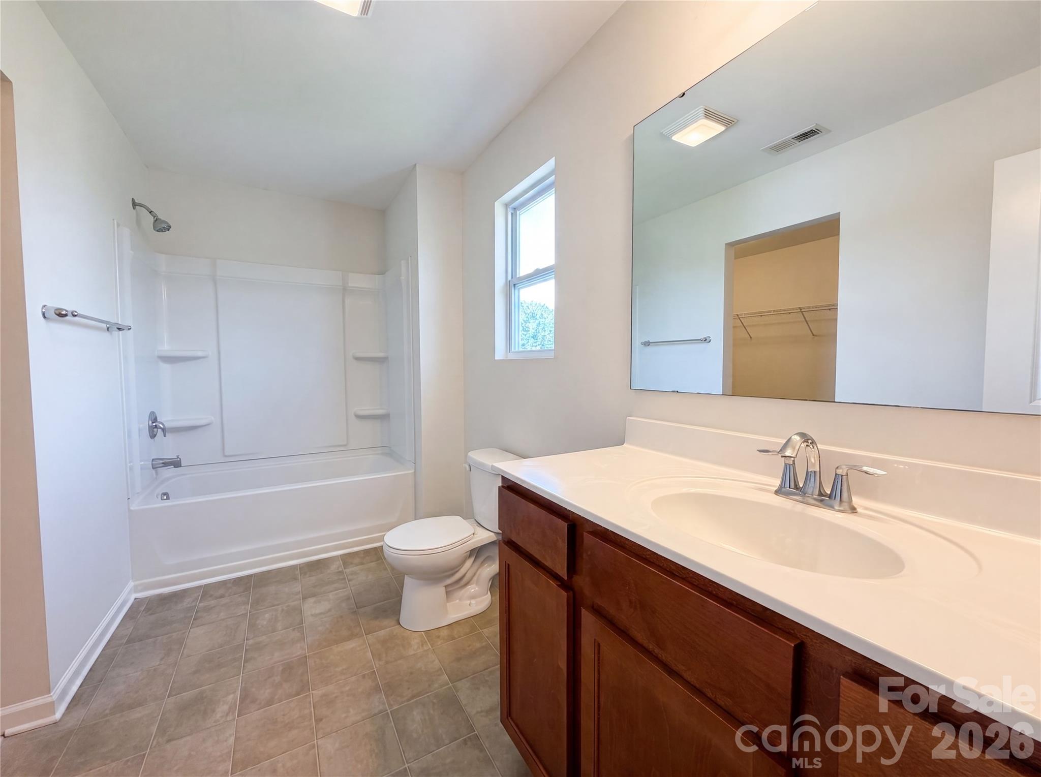 Newport Lakes - Residential