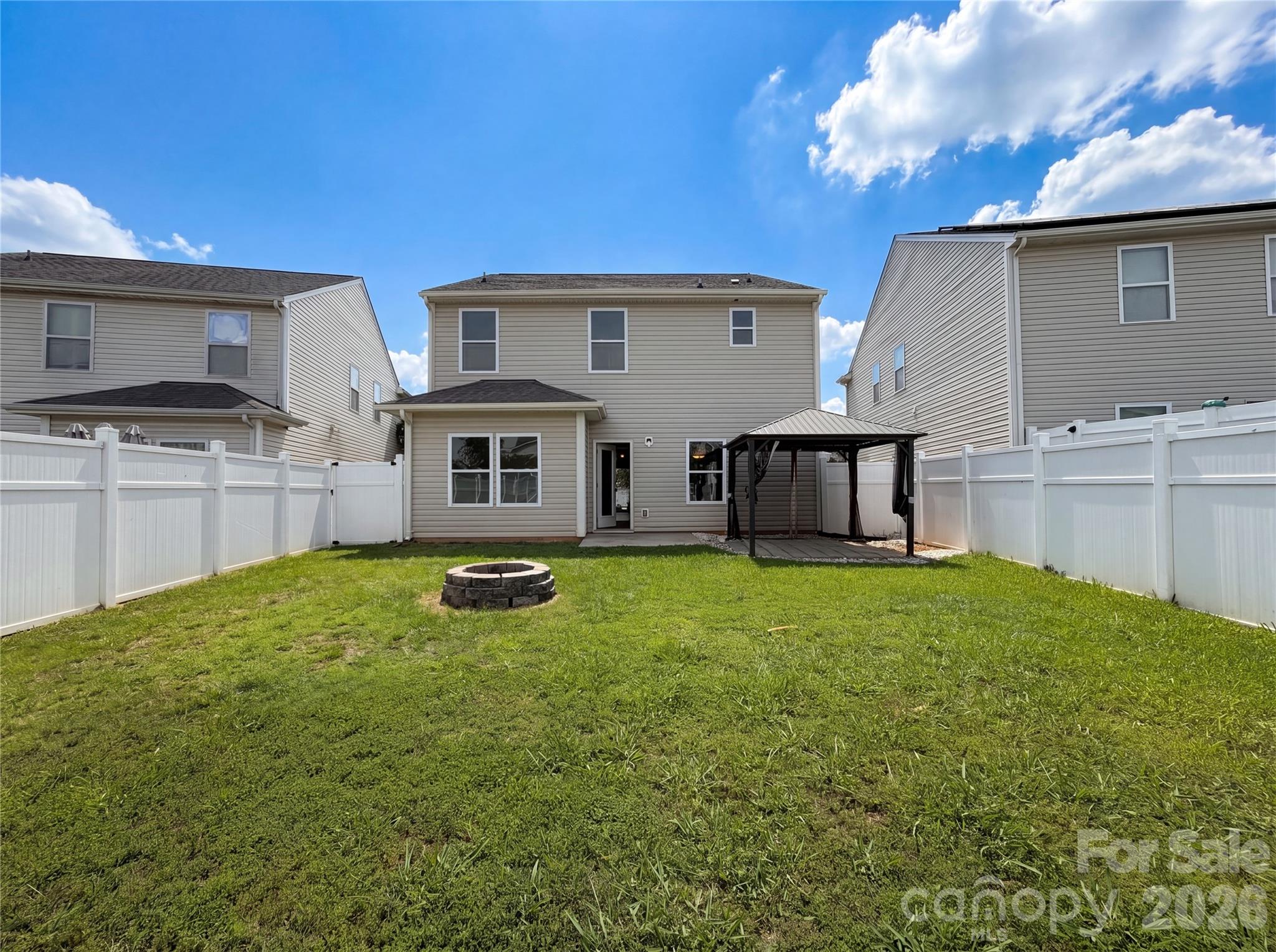 Newport Lakes - Residential