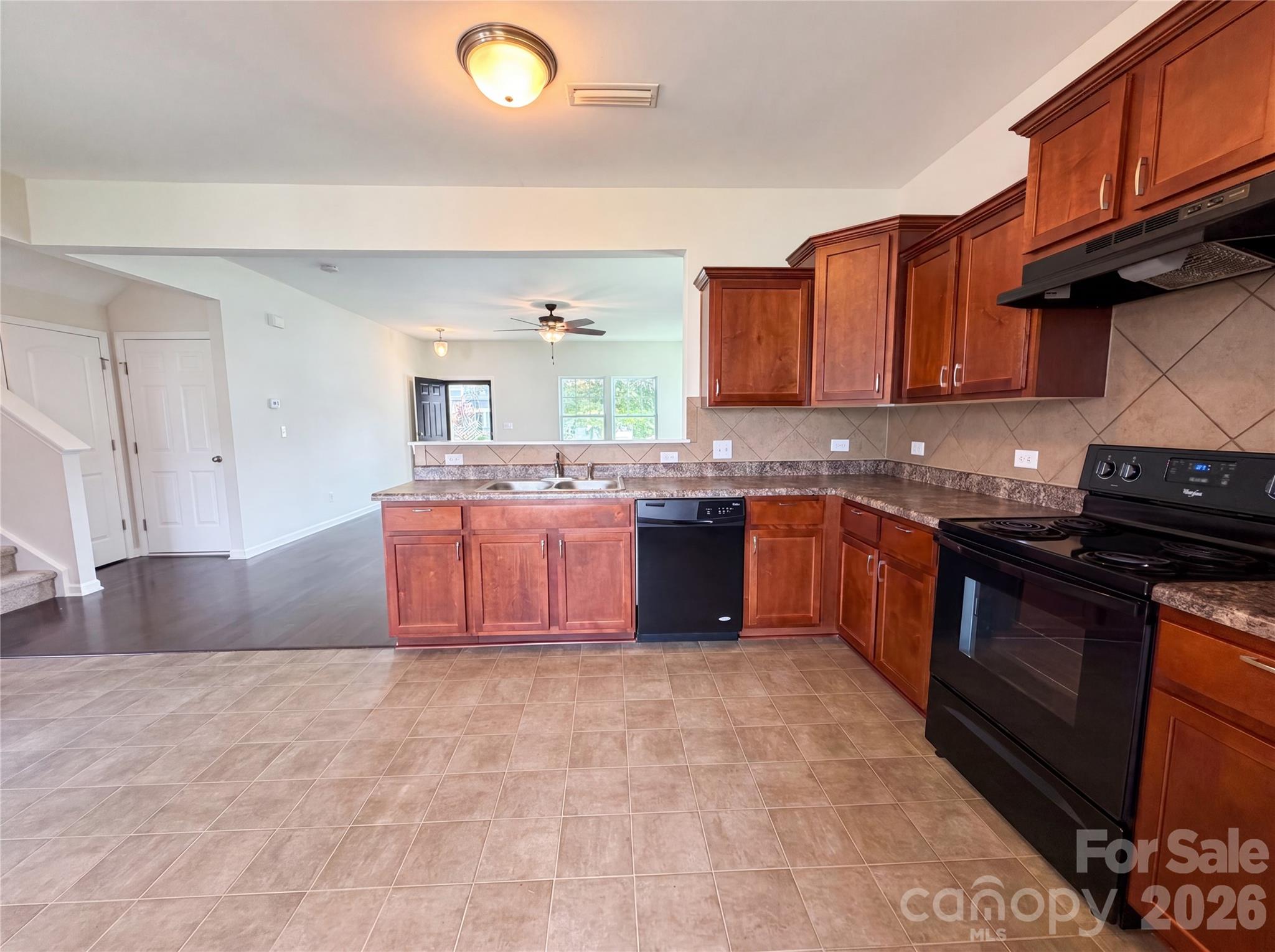 Newport Lakes - Residential