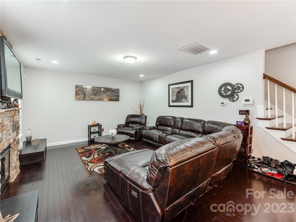 Hubbard Falls - Residential