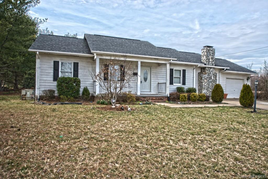 Well maintained ranch style home on .46 acre. Great value on this updated home with tile floors in the family room, dinning area and the kitchen. Granite counter tops, stainless steel appliances, there is also a wood burning fireplace @ the den!!! Exterior has an enclosed porch, patio, fire pit!!!! This is a must see!!