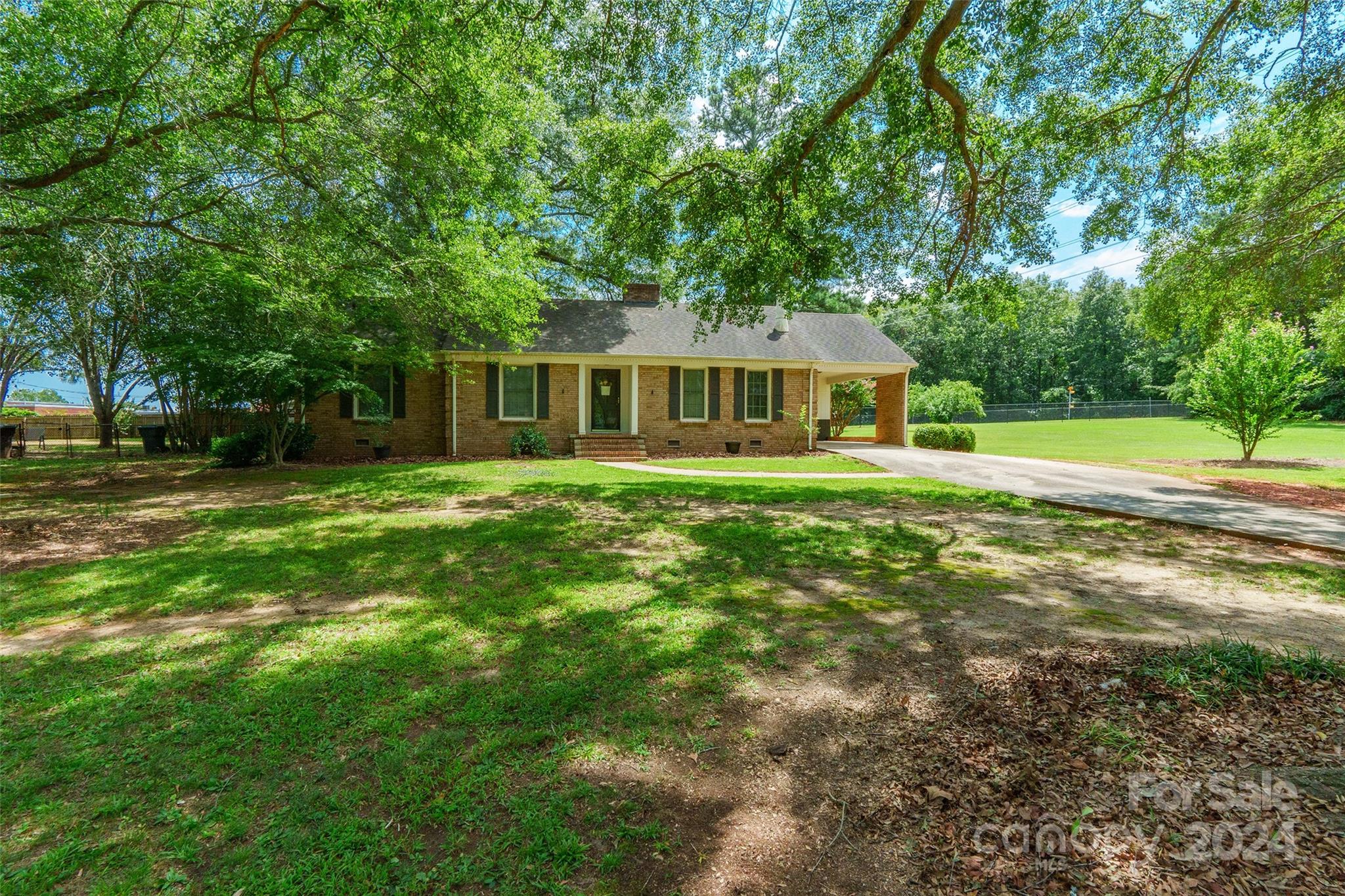 Country Club Estates - Residential