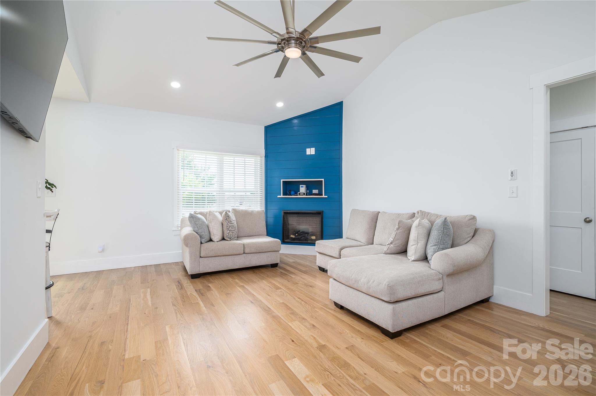 Eagle Glen - Residential