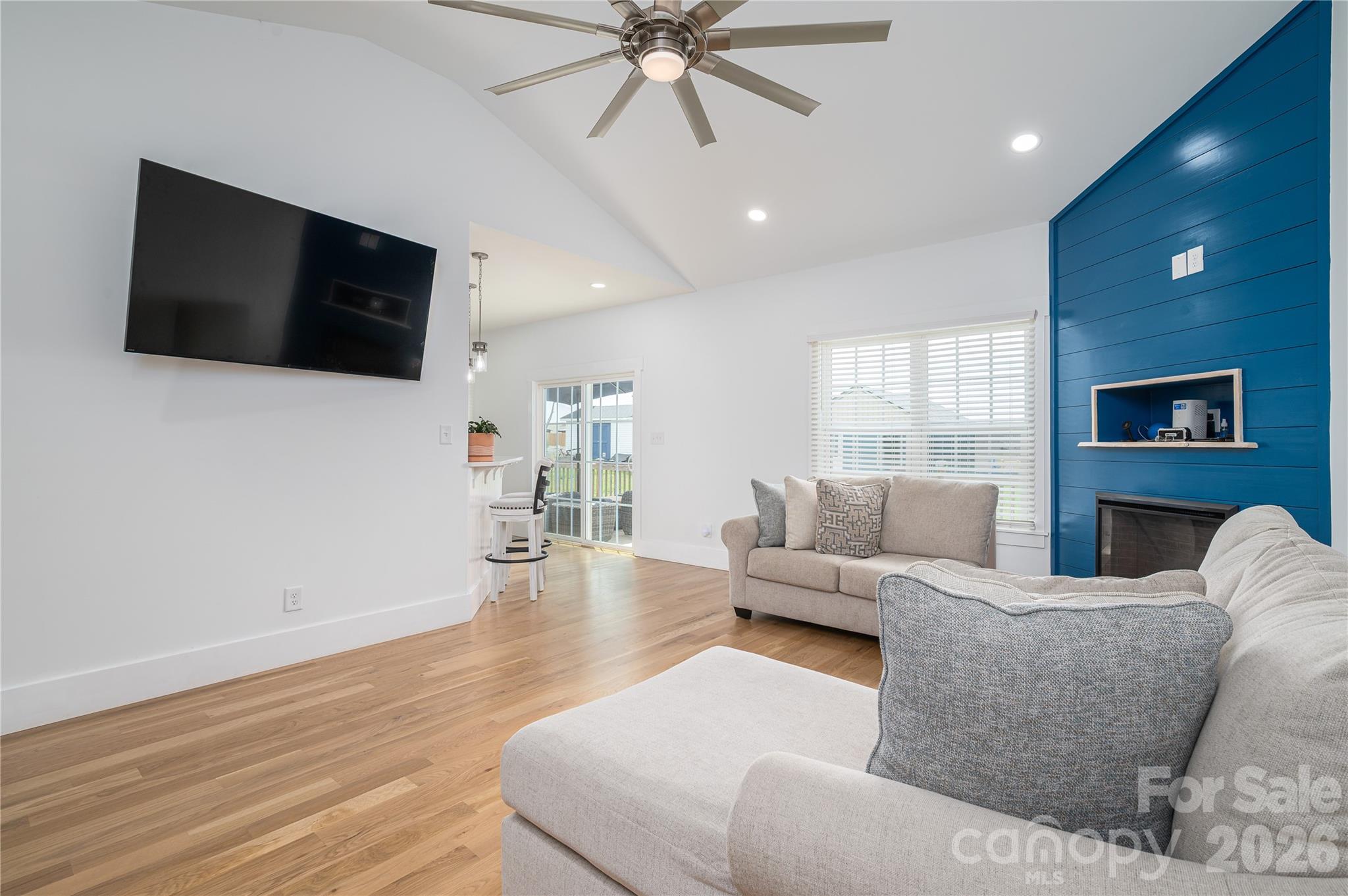 Eagle Glen - Residential