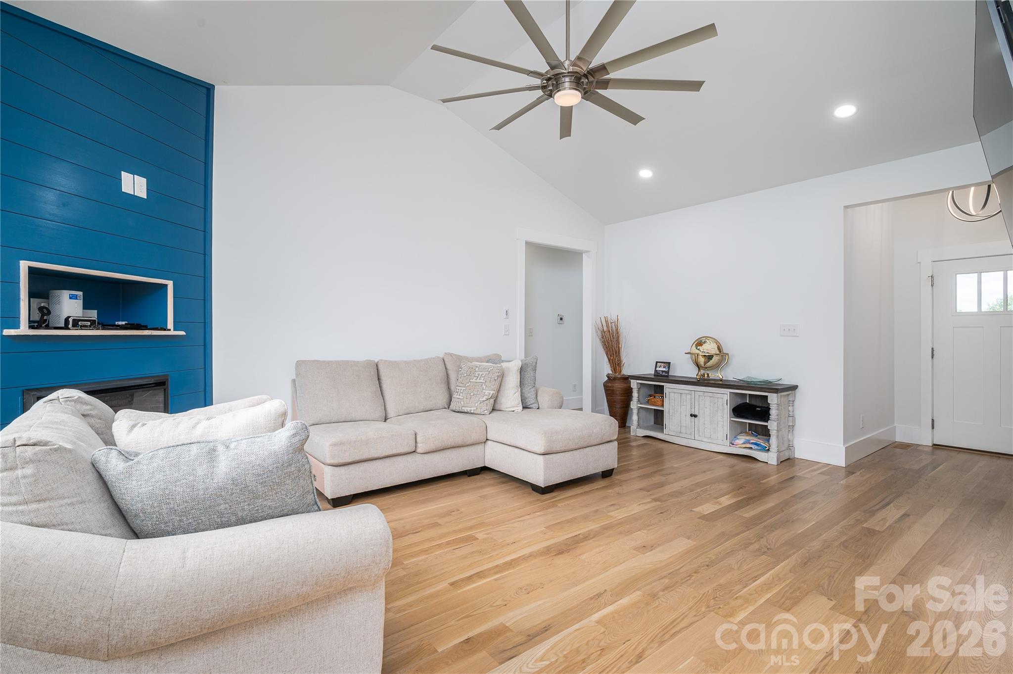 Eagle Glen - Residential