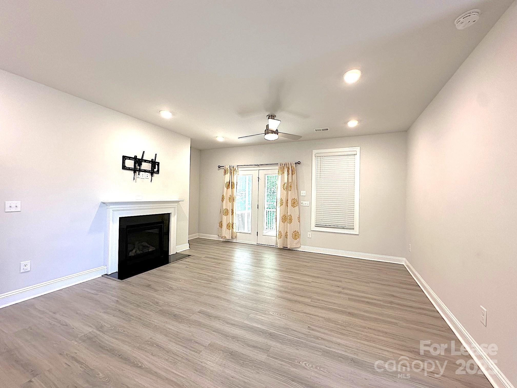 Roseglen Townhomes - Residential Lease