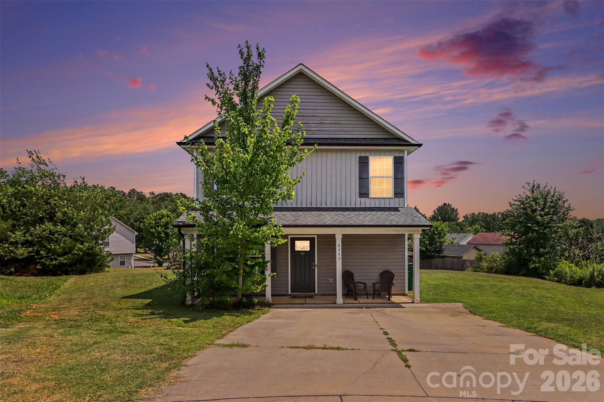 Location ! Location ! Location !
Proudly owned by only one owner since 2019, this well-maintained home reflects consistent care and pride ownership. Located in  cul-de-sac and minutes from downtown Charlotte NC, this property is ideal for a great living. Welcome to this gorgeous  3 bedrooms and 2.5 bathrooms where timeless elegance meets modern comfort. Featuring a bright, beautiful finishes, plenty of barbecue outdoor space, and abundant natural light, this home is designed for both everyday living and entertaining. The private kitchen, inviting primary living room, and beautifully maintained flooring create the perfect place to call home. Enjoy access to the community pool, perfect for relaxing, staying active, and spending time with family and friends. 
Conveniently located just minutes from the airport, this home offers easy access for frequent travelers while remaining close to shopping, dining, major highways, and everyday amenities.
Competitively priced and ready for the next owner. Schedule your showing today before this opportunity is gone !