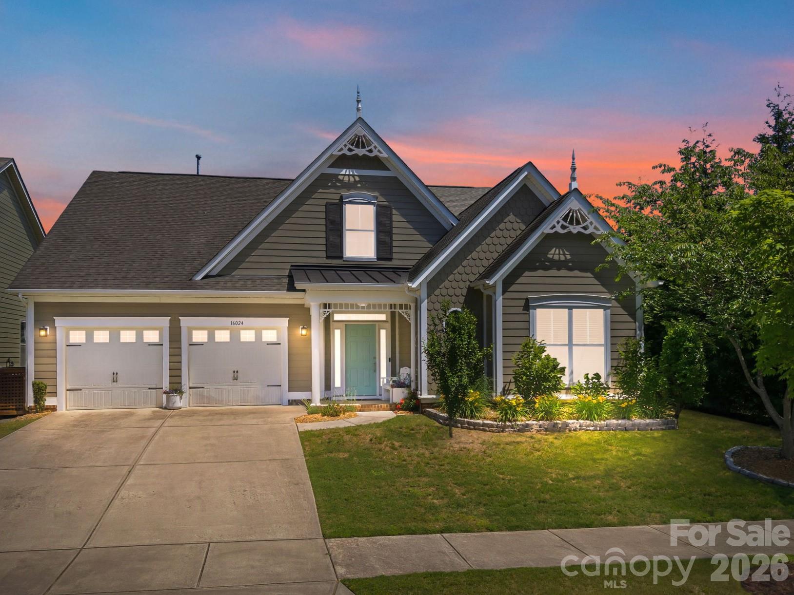 Single level living at its finest. Don't miss this highly coveted transitional ranch home nestled in the charming Bellington neighborhood. This delightful home features unique exterior architectural accents, a welcoming foyer, an open floor plan with gorgeous hand-scraped wooden floors, crown molding, cozy fireplace, and an abundance of windows and natural light. The kitchen is a chef's dream with stainless steel appliances, granite counters, a sizable walk-in pantry with custom shelving, and plenty of cabinet and counter space. The dining area includes an office nook, which owner currently uses as a bar area. Patio doors provide access to the covered rear patio for those nights you want to dine outdoors or simply relax in your large, level backyard with multiple fruit trees. The spacious primary bedroom has a sophisticated tray ceiling and ensuite with garden tub, shower, and dual vanities with granite counters. The spacious walk-in closet has been updated with a custom closet system. Two additional bedrooms share a full bathroom. A large, epoxy-coated 2 car garage and redesigned laundry room with quartz counter and a large, undermount basin sink complete this functional floor plan and beautiful property. 
 

Conveniently located minutes from Downtown Huntersville, Birkdale Village, retail, restaurants, and more. Only 25 minutes from Charlotte-Douglas Airport.