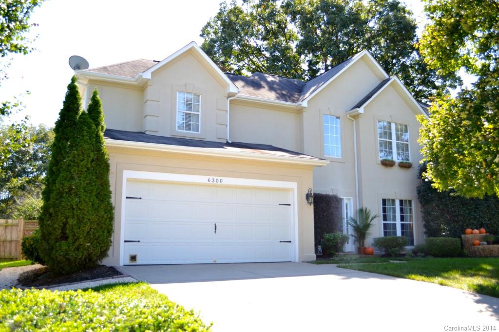 From the Tree-Lined Streets to the Cookout-Ready, Private Fenced Backyard, Fall in Love before even getting inside!  Once there, you’ll be taken with the newly remodeled Gourmet Kitchen w/Brazilian White Granite and New SS Appliances.  Open Plan w/Spacious Living, Dining, Breakfast and Great Room.  Large Master Suite w/Tray Ceiling, Walk-in Shower and Garden Tub.  Hardwood & Tile floors are highlighted by Custom Trimwork & Paint.  This Well-Designed Floorplan Lives Large and Feels like Home!