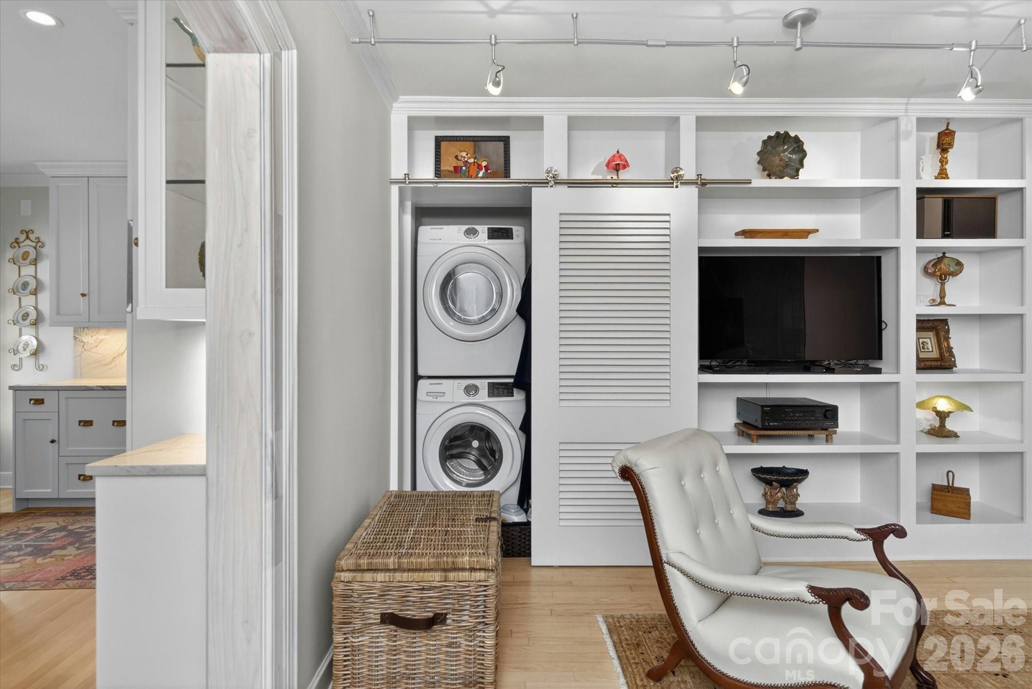 Queens-Ardsley Condominiums - Residential