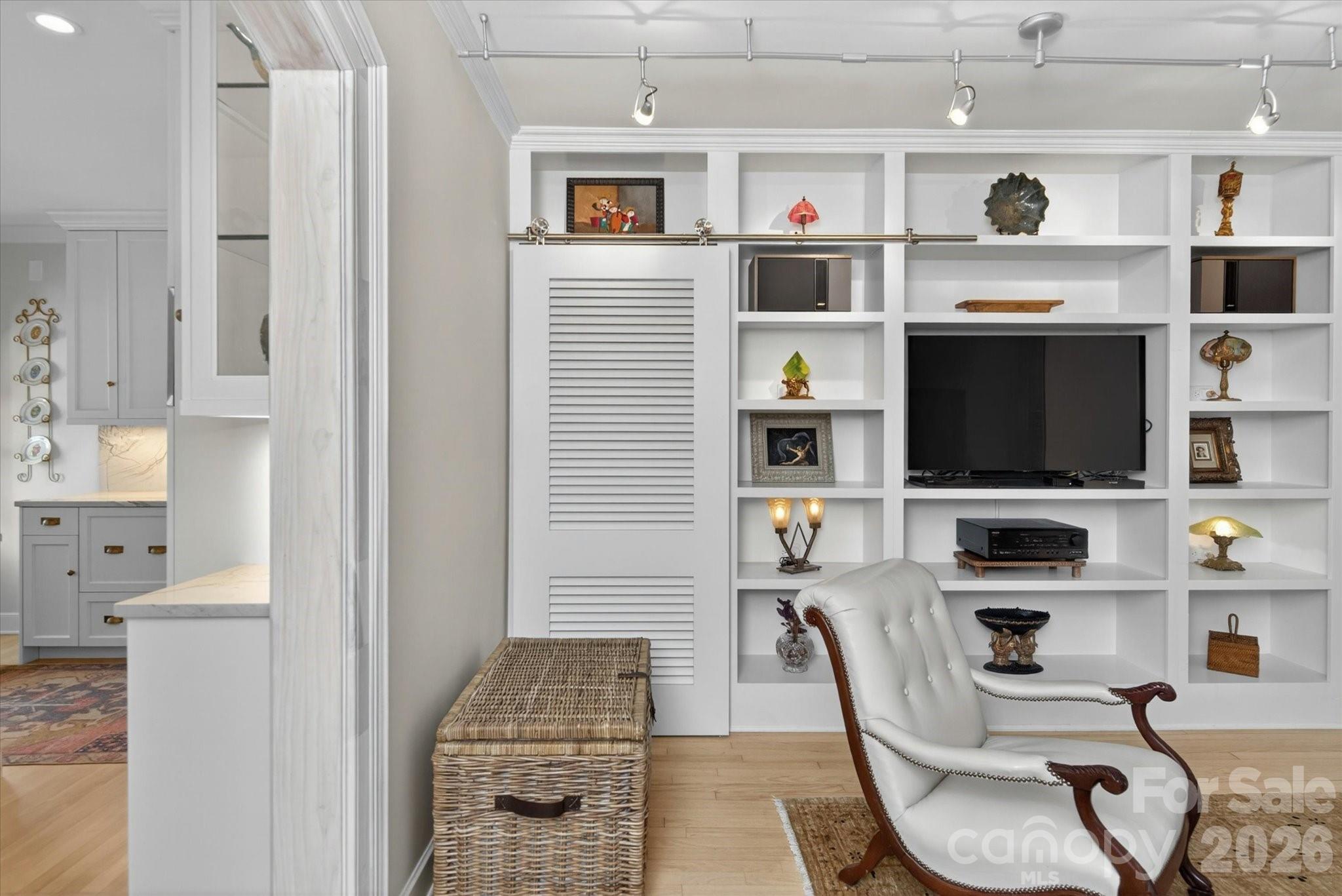 Queens-Ardsley Condominiums - Residential