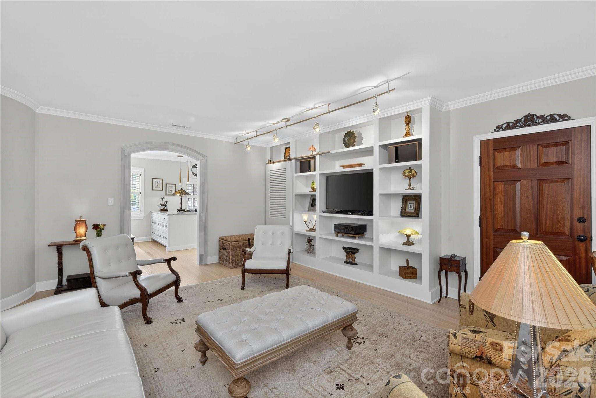 Queens-Ardsley Condominiums - Residential