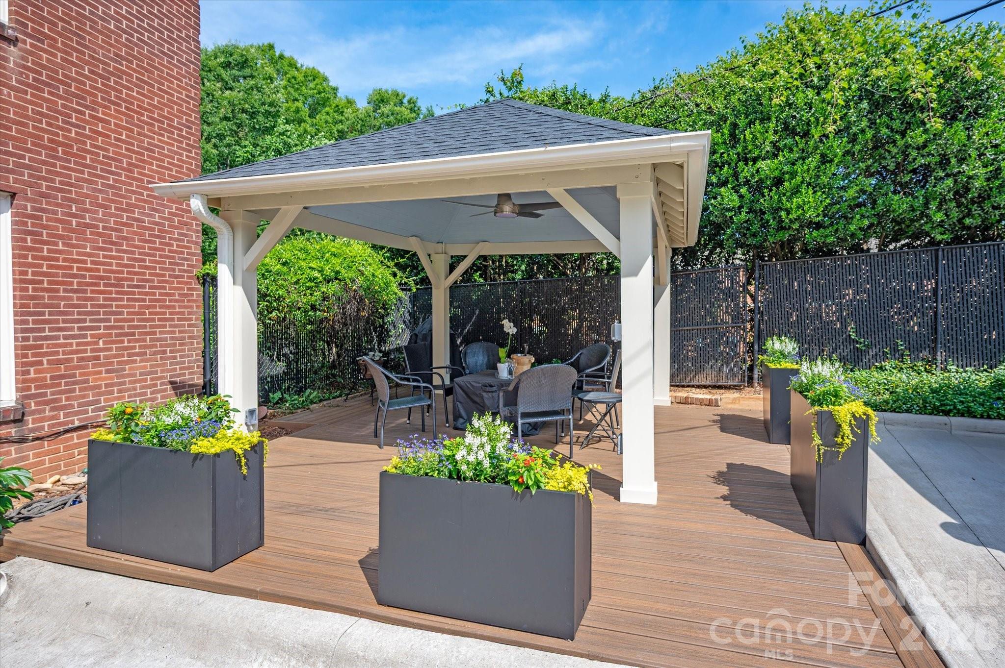 Queens-Ardsley Condominiums - Residential