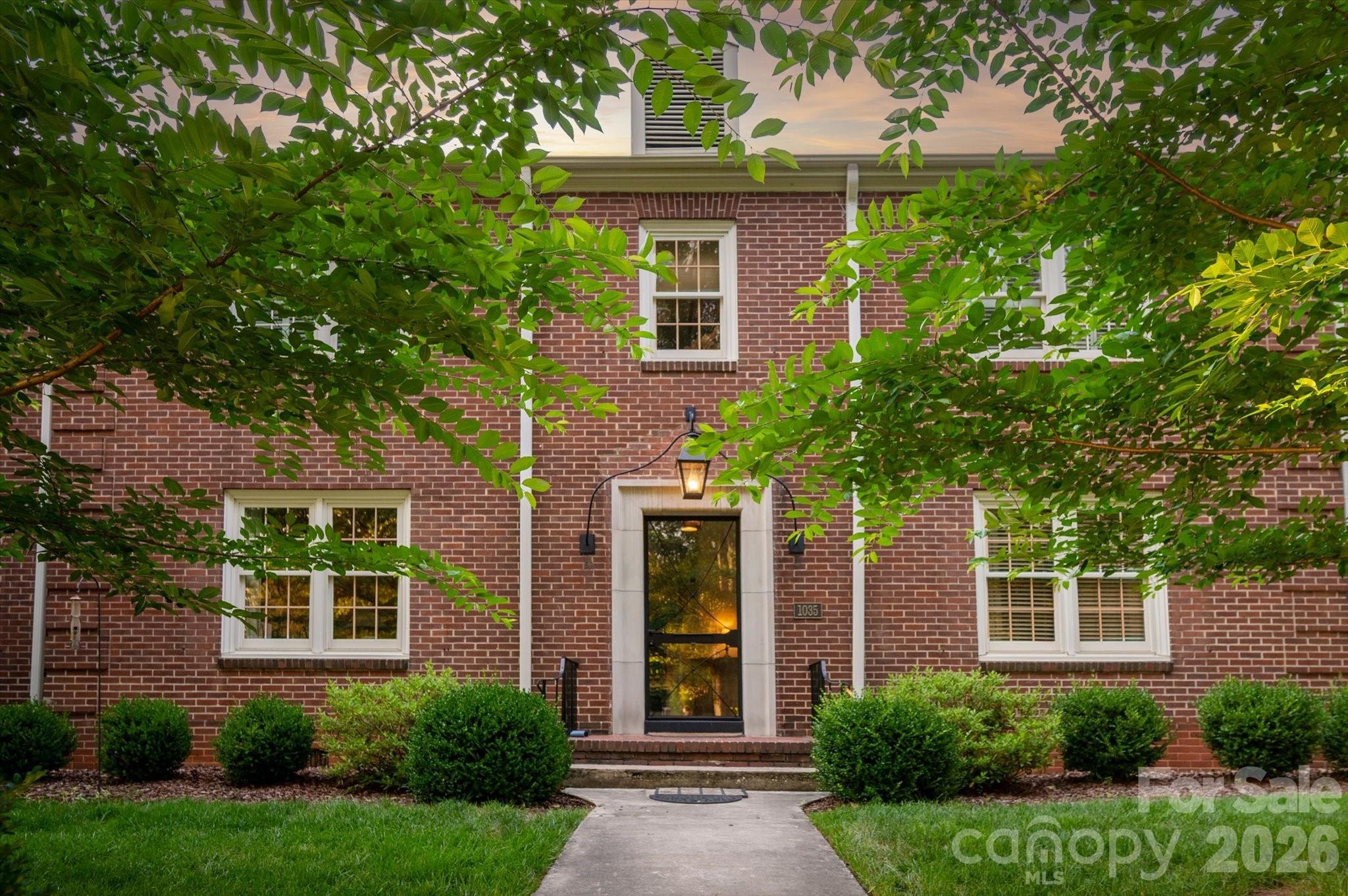 Queens-Ardsley Condominiums - Residential