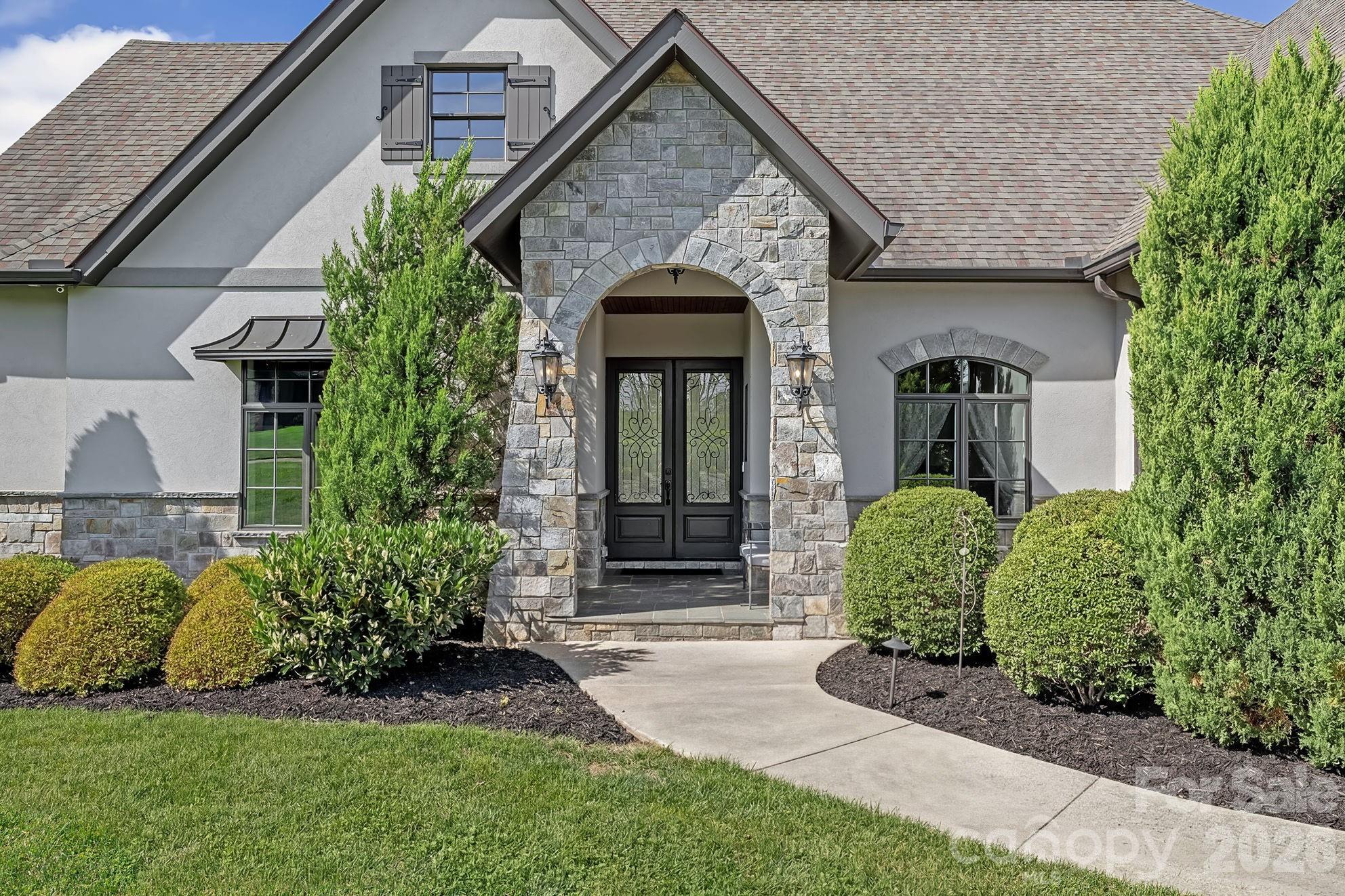 Grand Highlands at Waterford Lakes - Residential