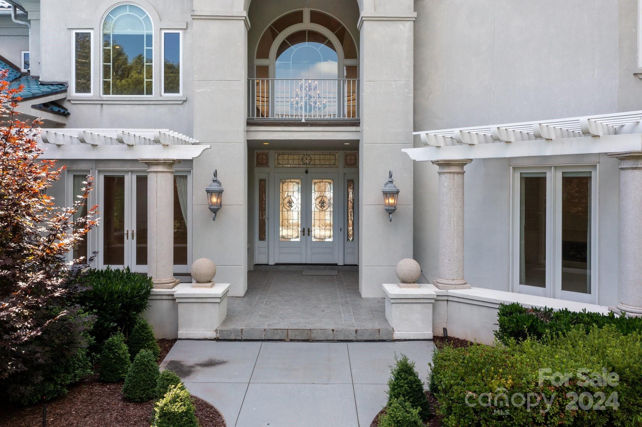 The Peninsula - Residential