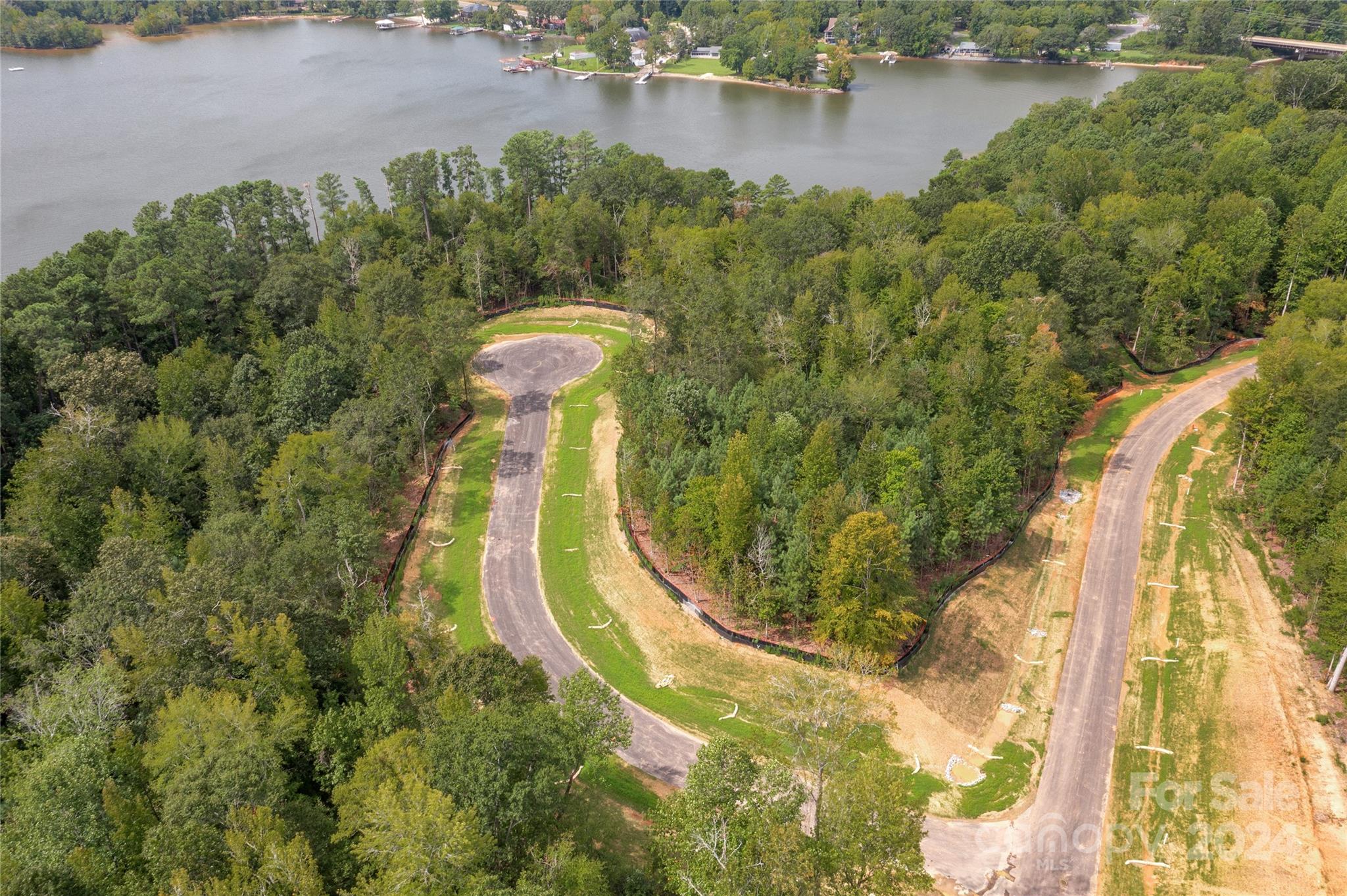 McLean - South Shore - Land