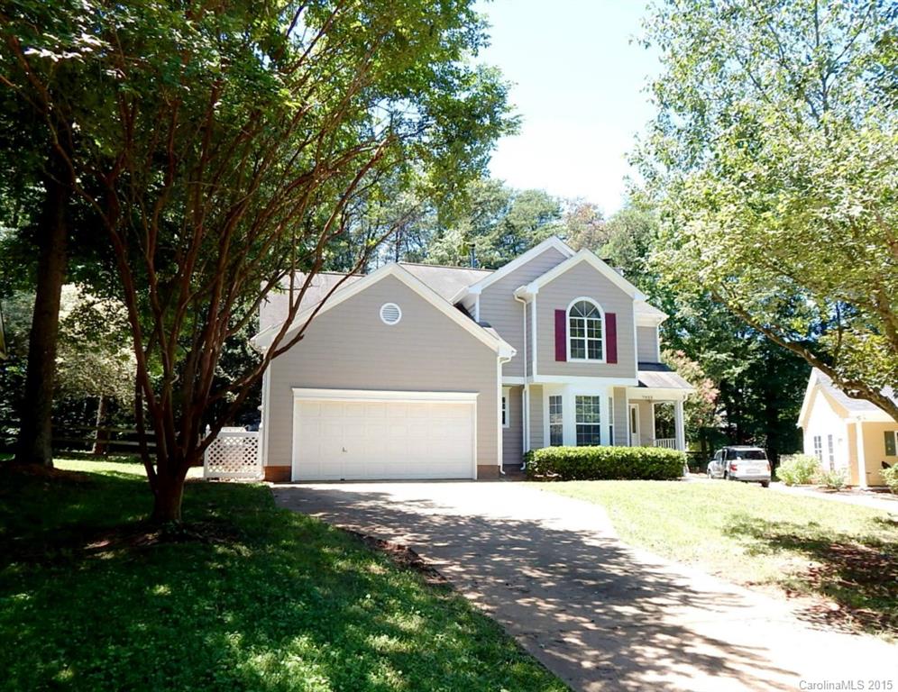 4 Bedroom 2 Story Home in a quiet Cul De Sac with a Fenced in Backyard. Home backs up to Woods too.
This Home in Bradfield Farms is USDA Eligible and has County Taxes only. Just Painted Inside & Out!
Available for a Quick Closing.