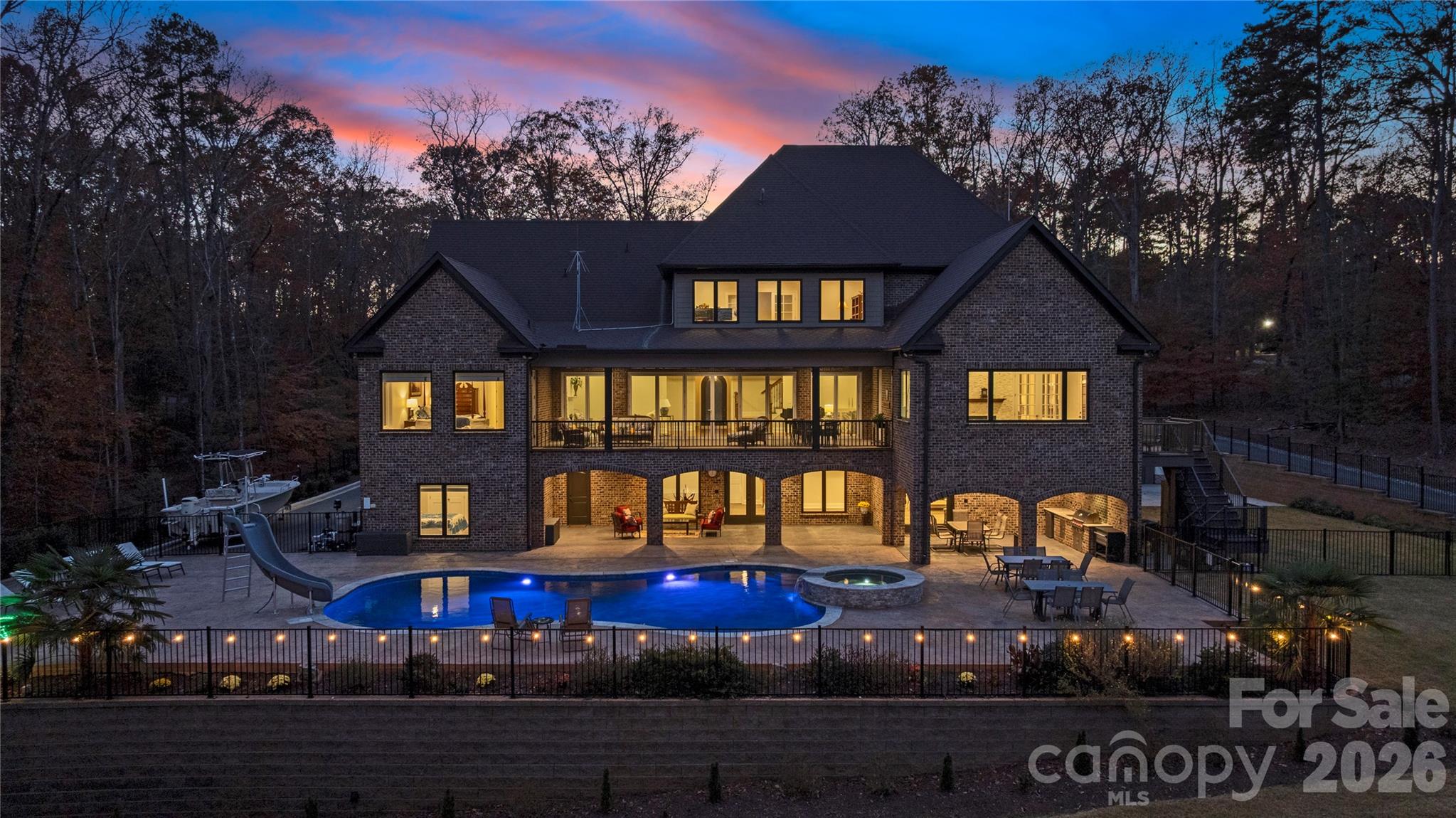 Yachtsmans Point - Residential