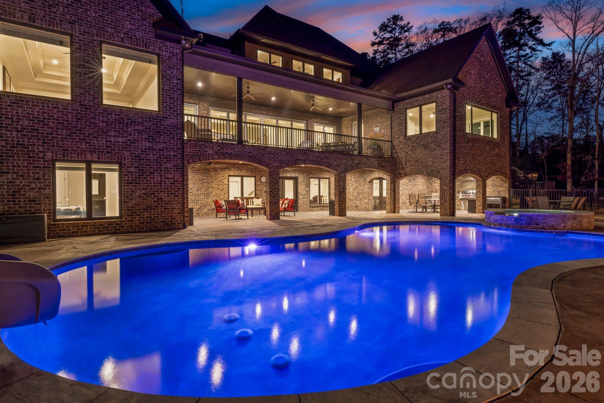 Yachtsmans Point - Residential