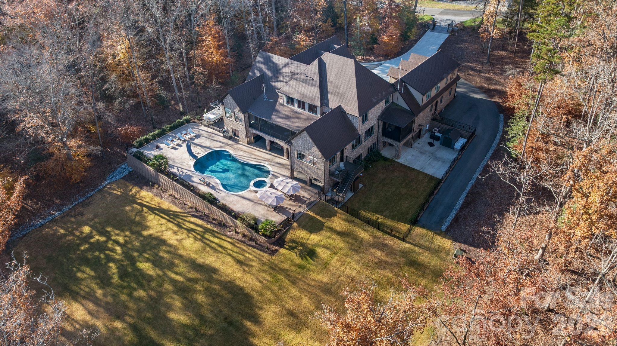 Yachtsmans Point - Residential