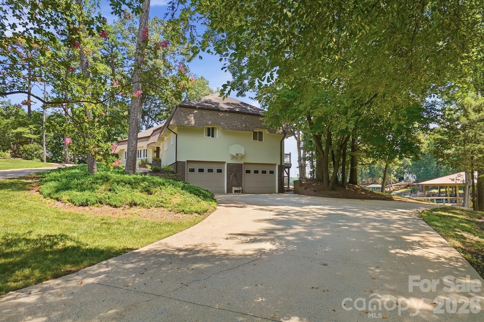 Tega Cay - Residential