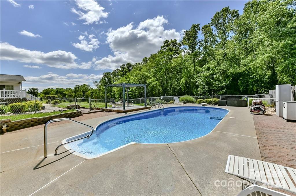 Pinnacle View - Residential