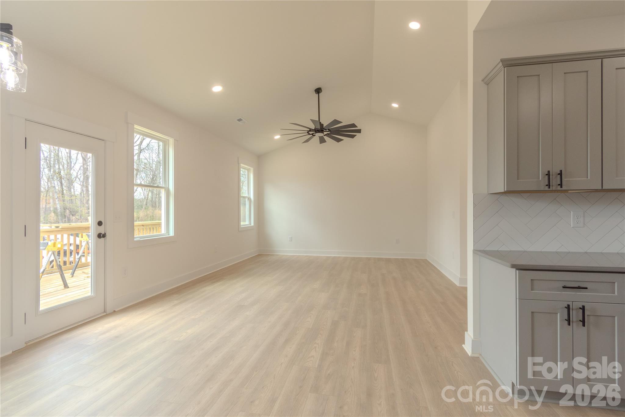 Country Club Estates - Residential