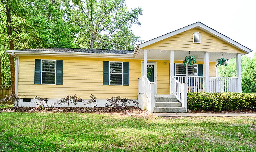 *Adorable* home in desirable location off of Mount Gallant Road. Covered front porch, kitchen is open to living room for entertaining. Spacious master bath. Large deck and fenced yard. Detached 2 car garage with room for extra storage. Cute as a button! This home is a must-see!