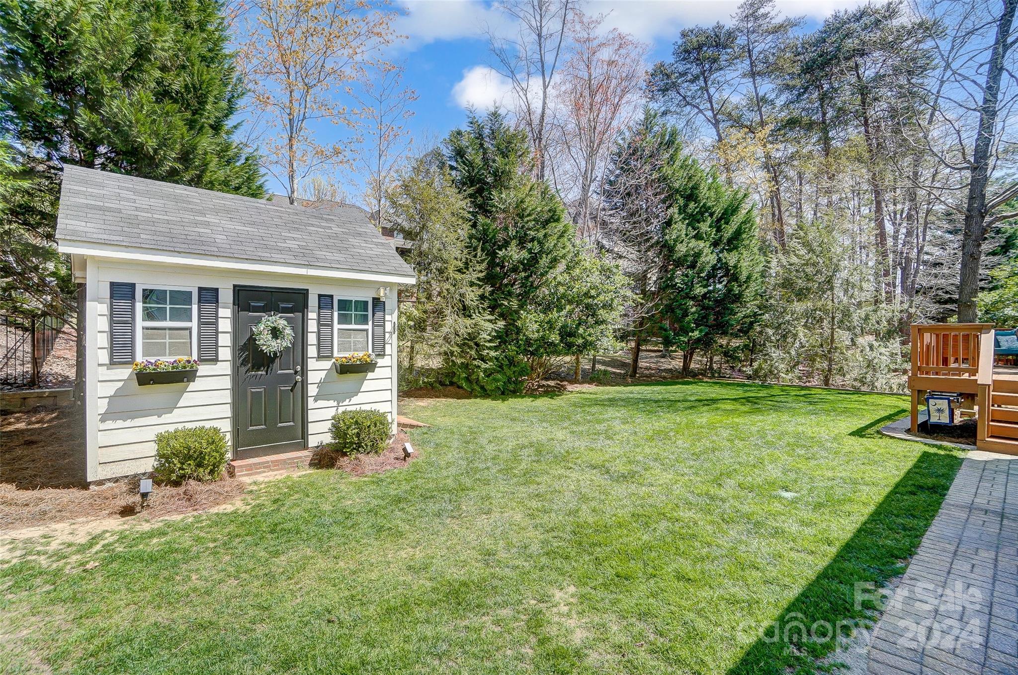 Lake Shore - Residential