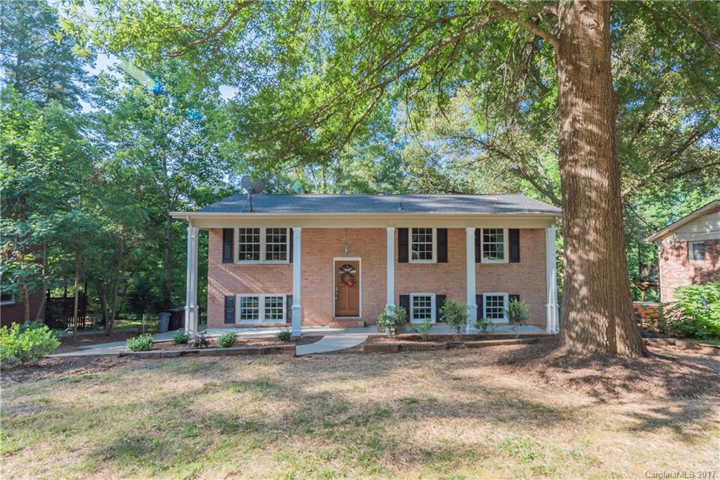 2 Story Full Brick Home in Established Westover Subdivision located at 829 Gist Rd. Rock Hill, SC. Completely Updated Offering 4 BR, 2 BA, Detached Shop/Bldg, Deck, & Sunroom. Updates include HW floors, SS Appl., Granite, Fresh Paint, Lighting, Doors w/Hardware, Landscaping & Newer Windows. Great Flex space up & down to accommodate an Office, Family Room, Game Room, etc. Huge LR Room & Plenty of Storage. Make it yours today!