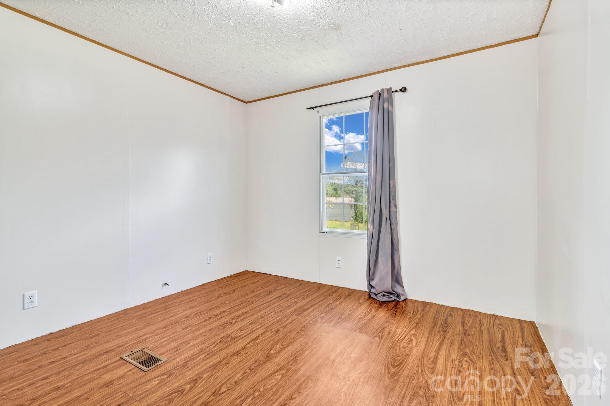 HIGH VALLEY ESTATES - Residential