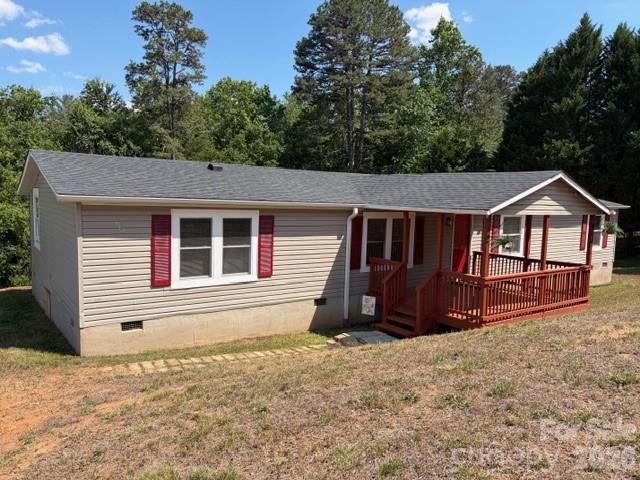Spacious home located in a quiet cul-de-sac with convenient access to both Hickory and Morganton! Recently renovated and truly move-in ready, this charming property offers comfortable living inside and out. Enjoy relaxing on the covered front porch or take advantage of the nice backyard — perfect for a play area, gardening, or outdoor entertaining. Features include 3 bedrooms and 2 full baths, providing plenty of space for family and guests.