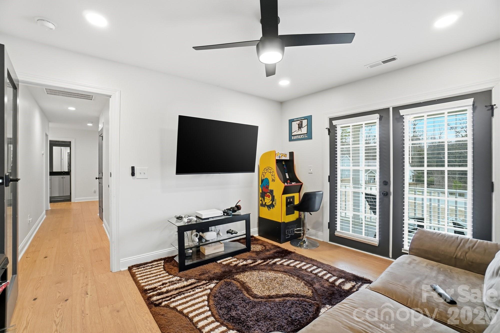 Poplar Cove - Residential