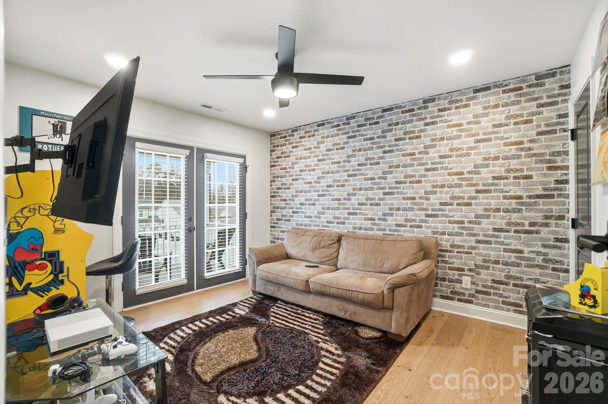 Poplar Cove - Residential